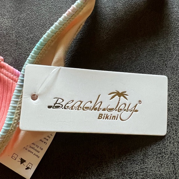 Beach joy bikini top size Medium NWT - Picture 3 of 3